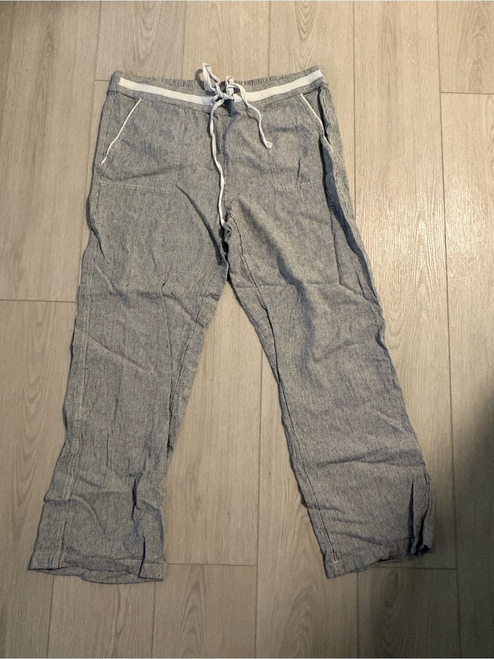 Caslon Striped Knit Lounge Pants in Gray and White linen like material